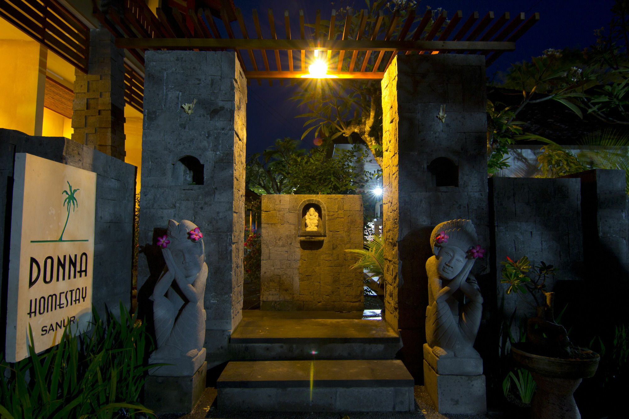 Donna Homestay Sanur Eksteriør billede